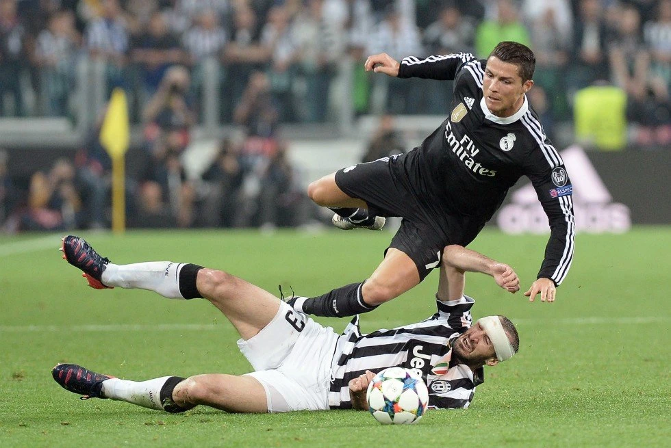 gorgio-kielini-vs-ronaldo.jpg