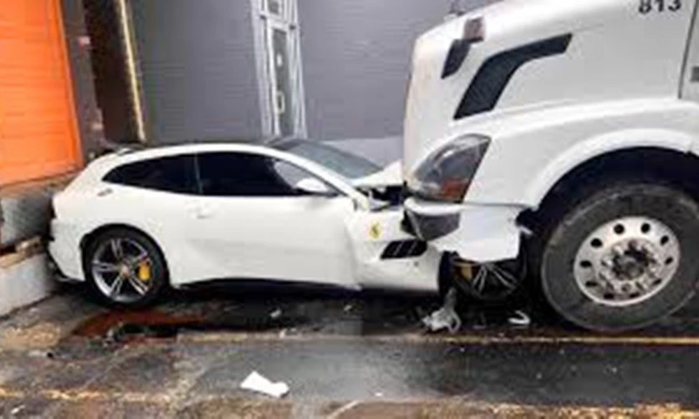 ferrari-crash-2.jpg