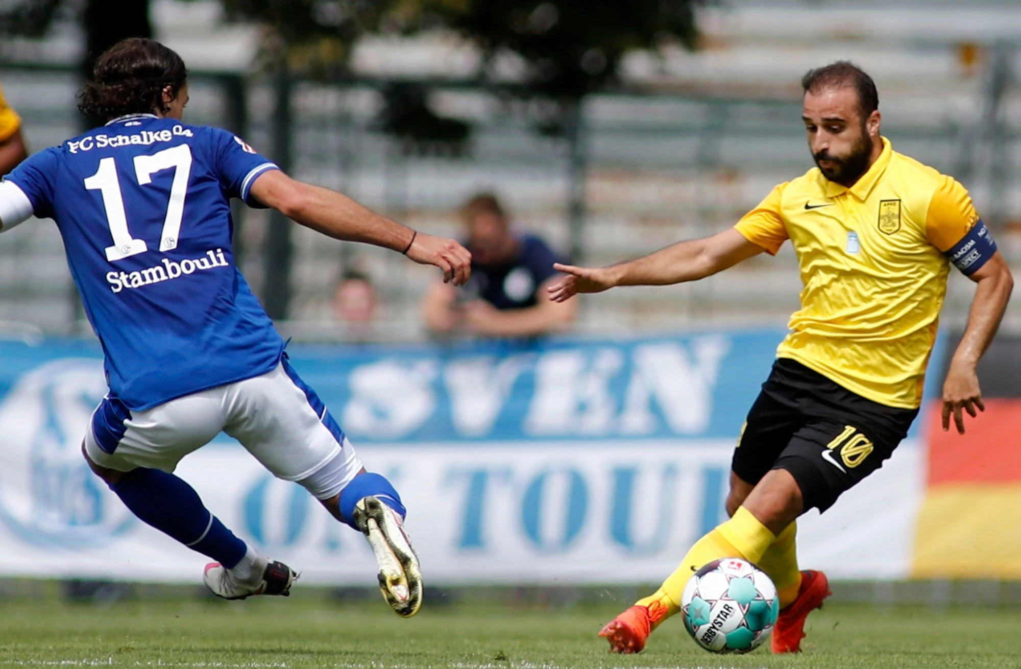 schalke-aris14.jpg