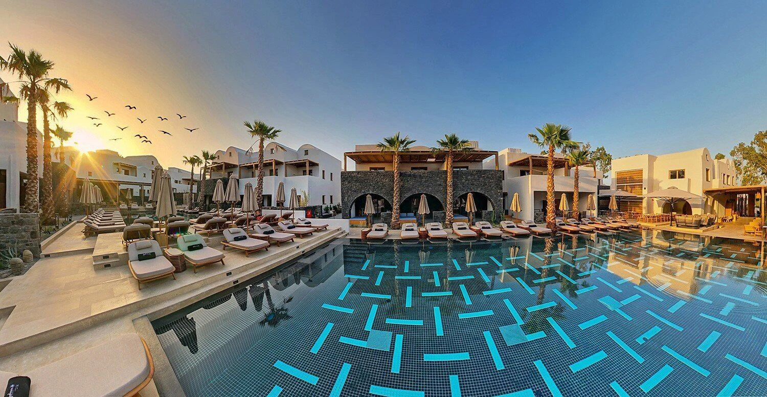 radisson-blu-zaffron-resort-santorini-2.jpg