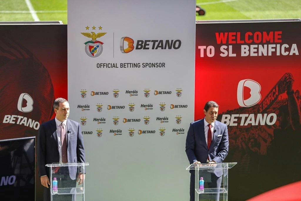 ceo-ths-kaizen-gaming-kyrios-giwrgos-daskalakhs-me-ton-proedro-ths-benfica-2.JPG