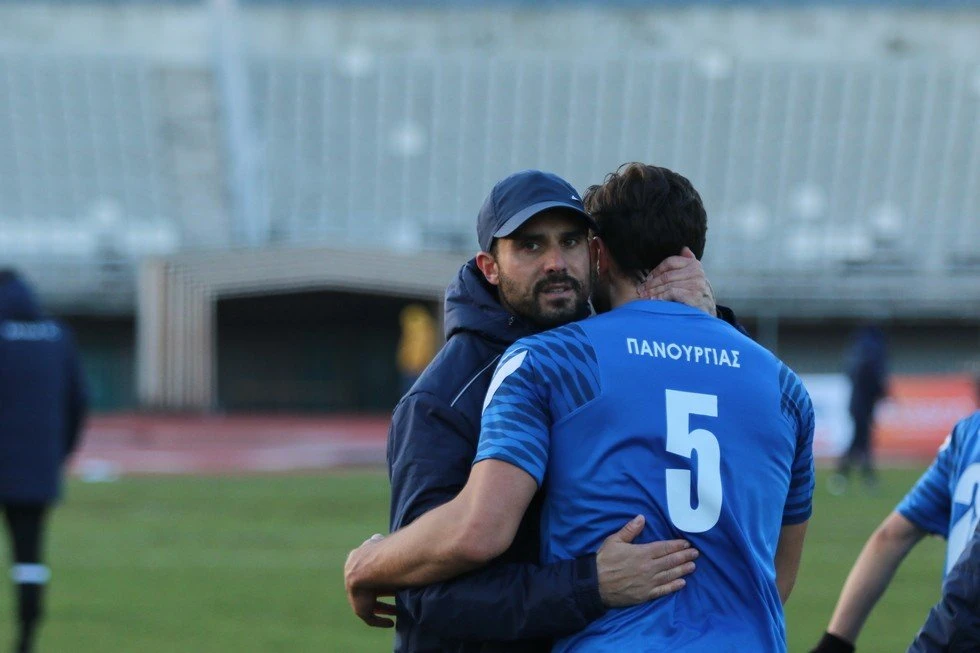 nuri-panourgias-7AZDy.jpg