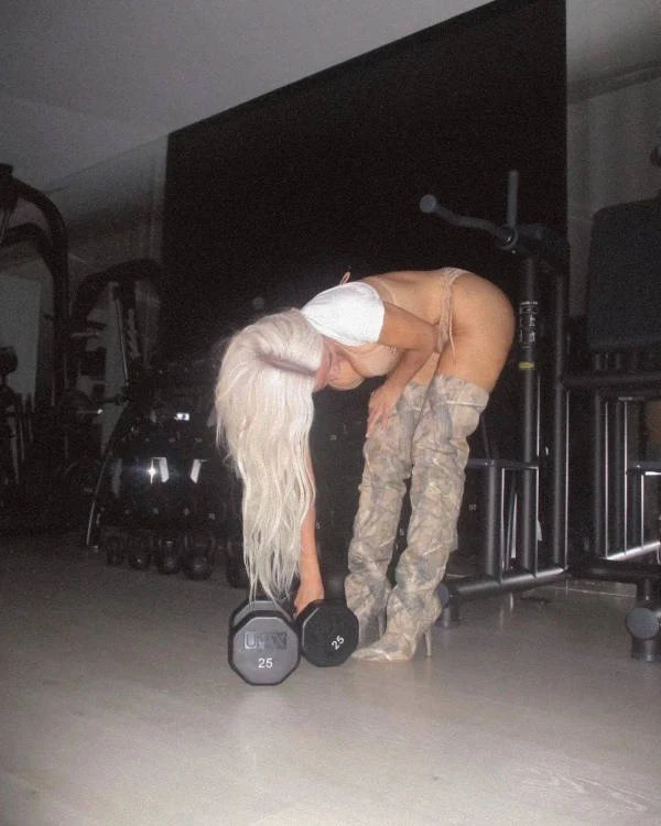 kim-kardashian-gymnastirio-2.jpg
