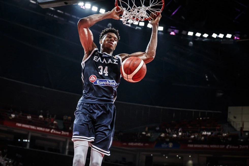 giannis-vs-tsexia2019.jpg