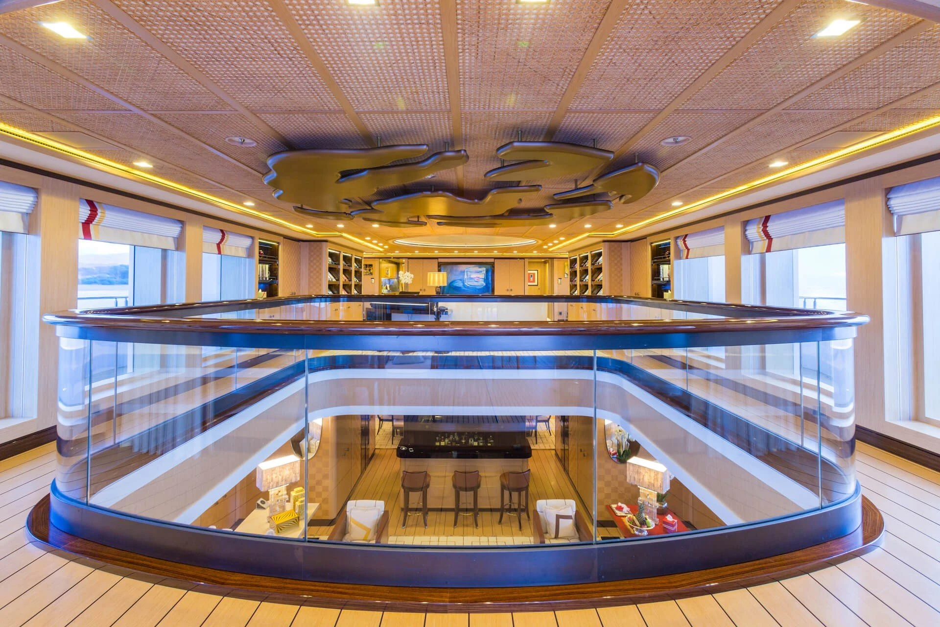 axioma-superyacht-aktiayachting-interior-upperdeck.jpg