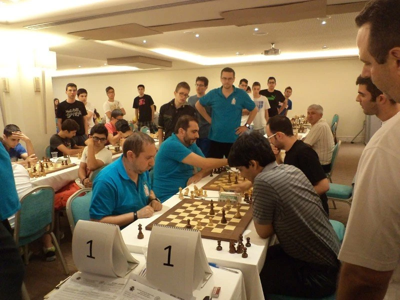 f2-XLgza.jpg