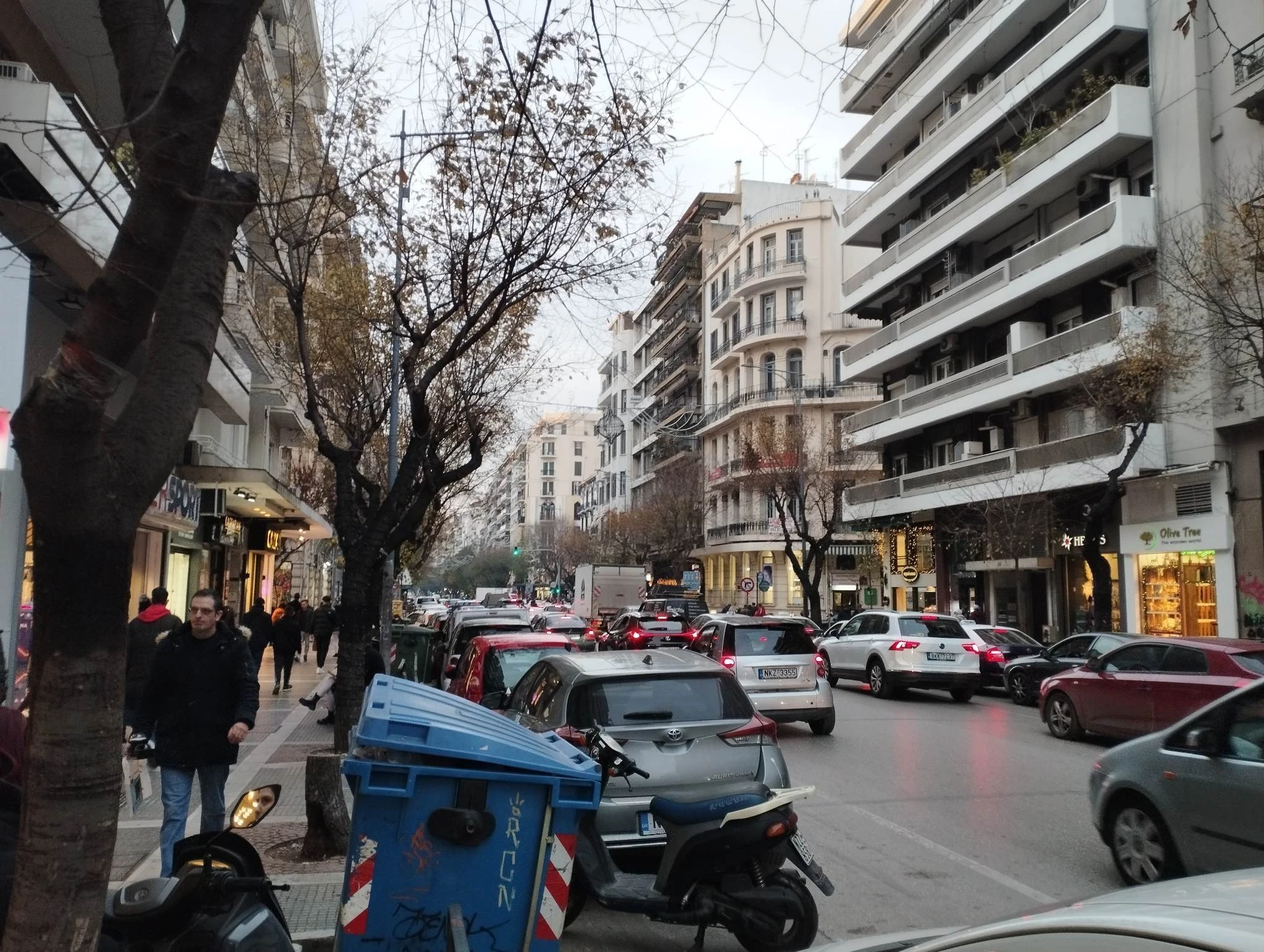1-p0utL.jpg