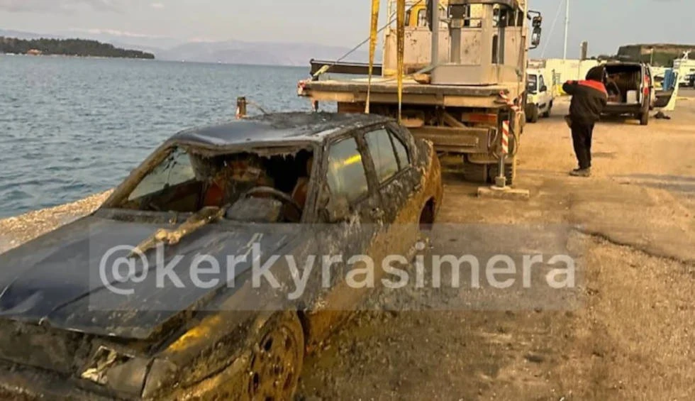 kerkyra-limani-autokinito.jpg