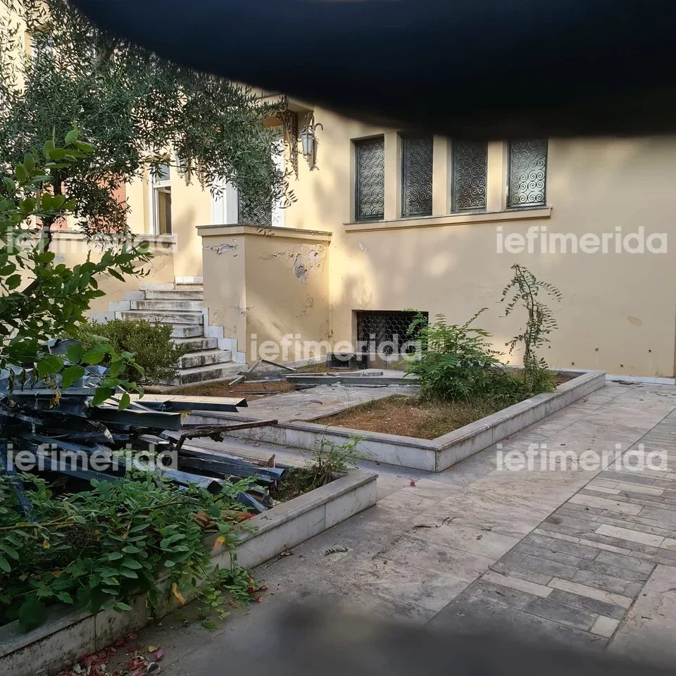 iefimerida-proin-arxiepiskopiki-katoikia-psixiko-4jpg.webp