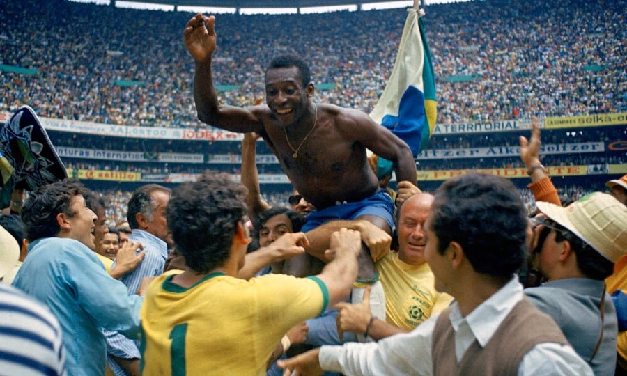 footballgreatestteamsbrazil-142422.jpg
