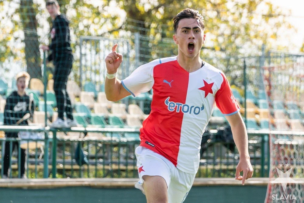 voriazidis-slavia-goal.jpg