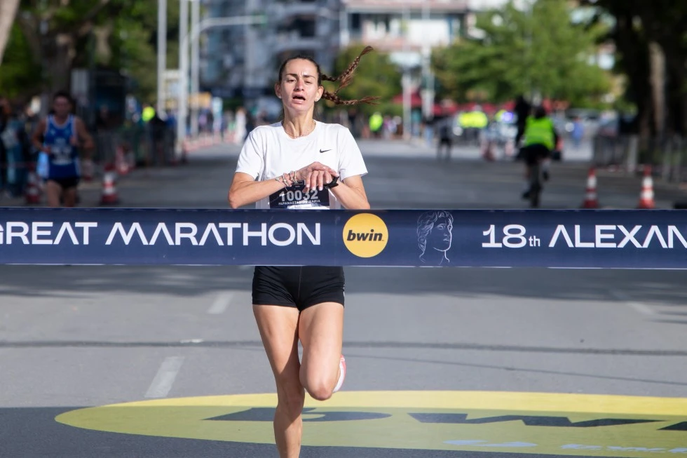marathonios-gunaikes-10-xlm.jpg