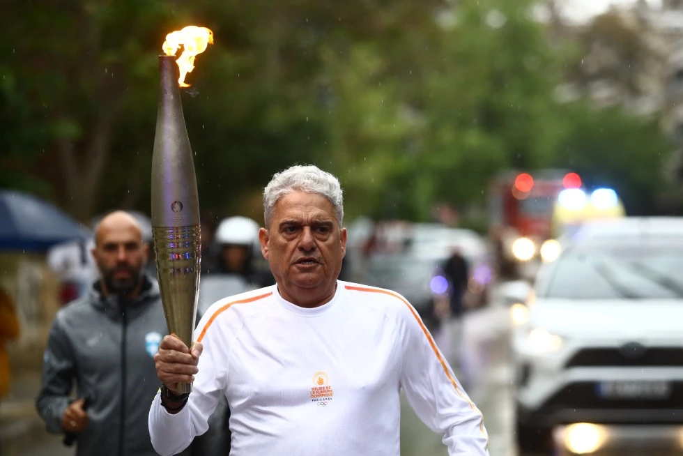 olympiaki-floga.jpg