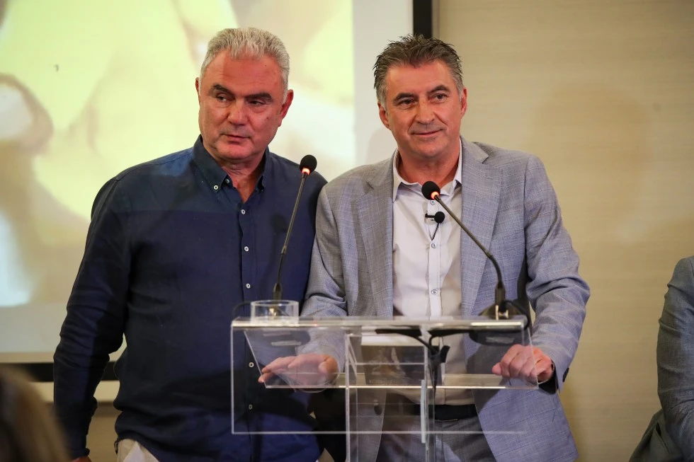 zagorakis-vivlio-5.jpg