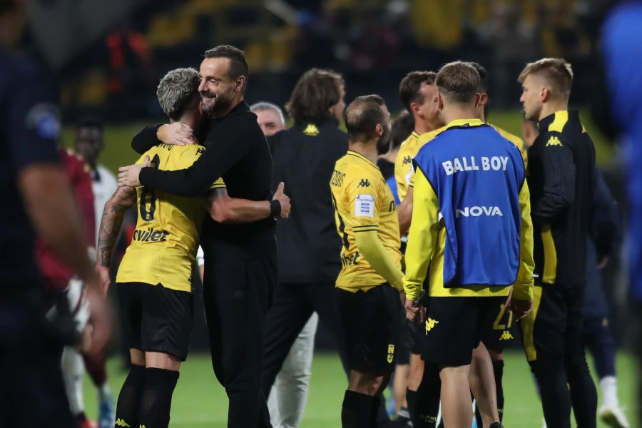 aris-mantzios-moncu-IfMYV.jpg