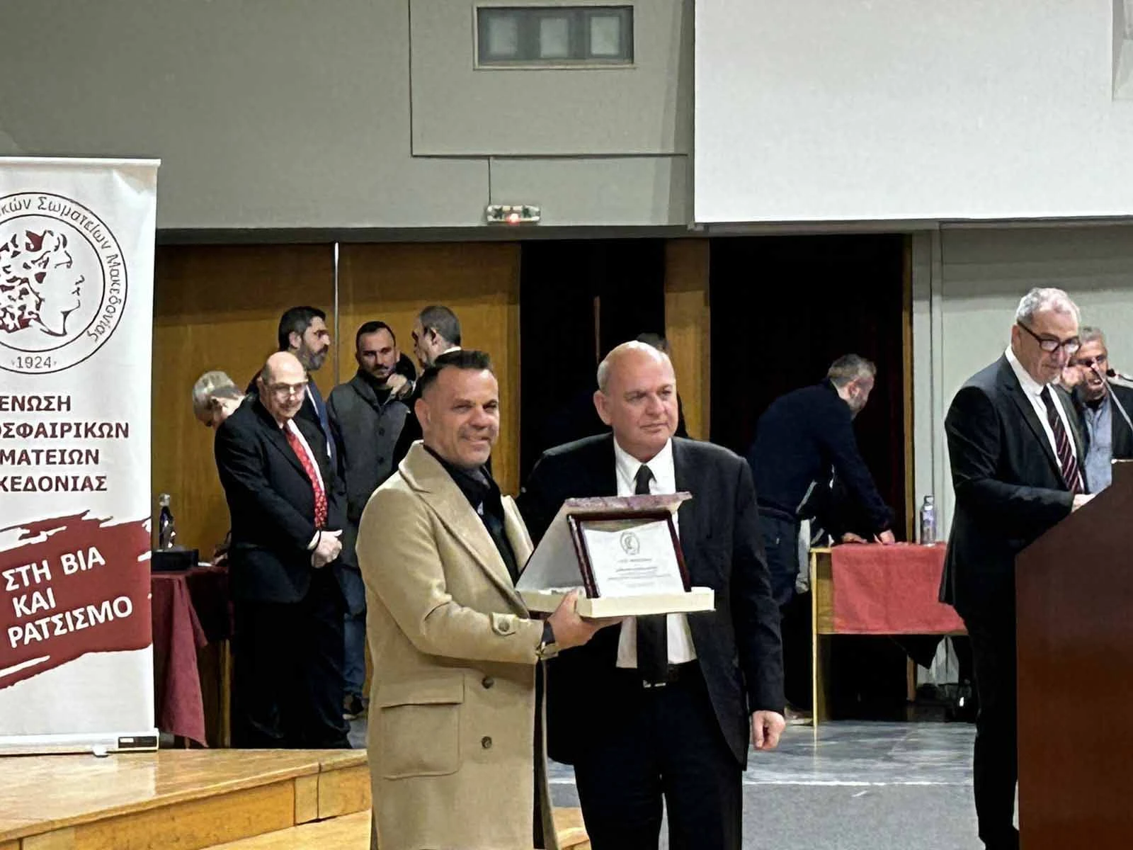 16-YvC2q.jpg