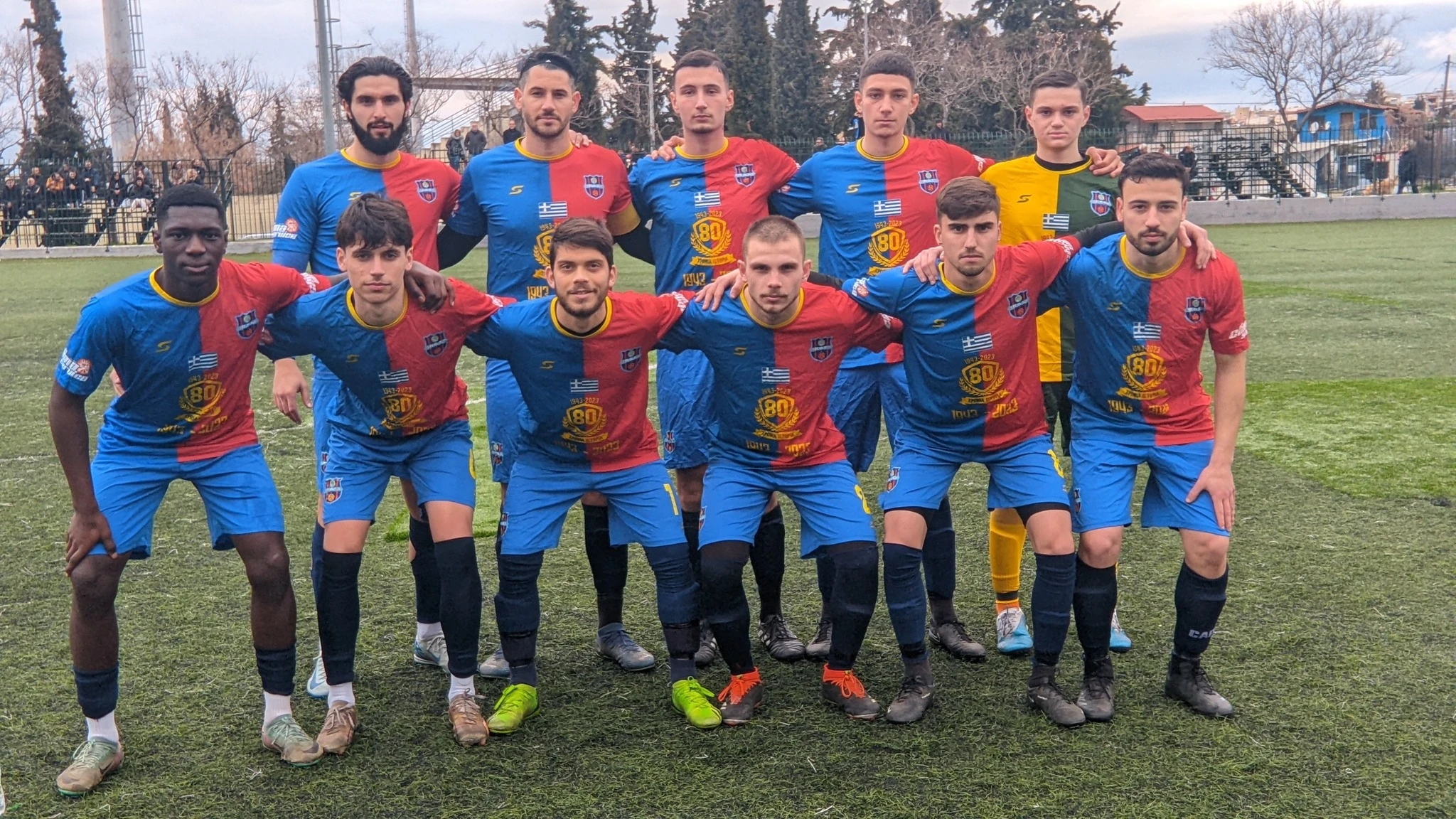 22-M0ZO6.jpg