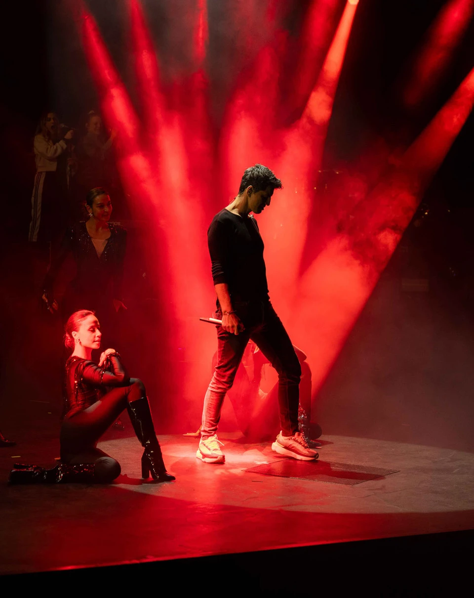 sakis-rouvas-proves-3-1.jpeg