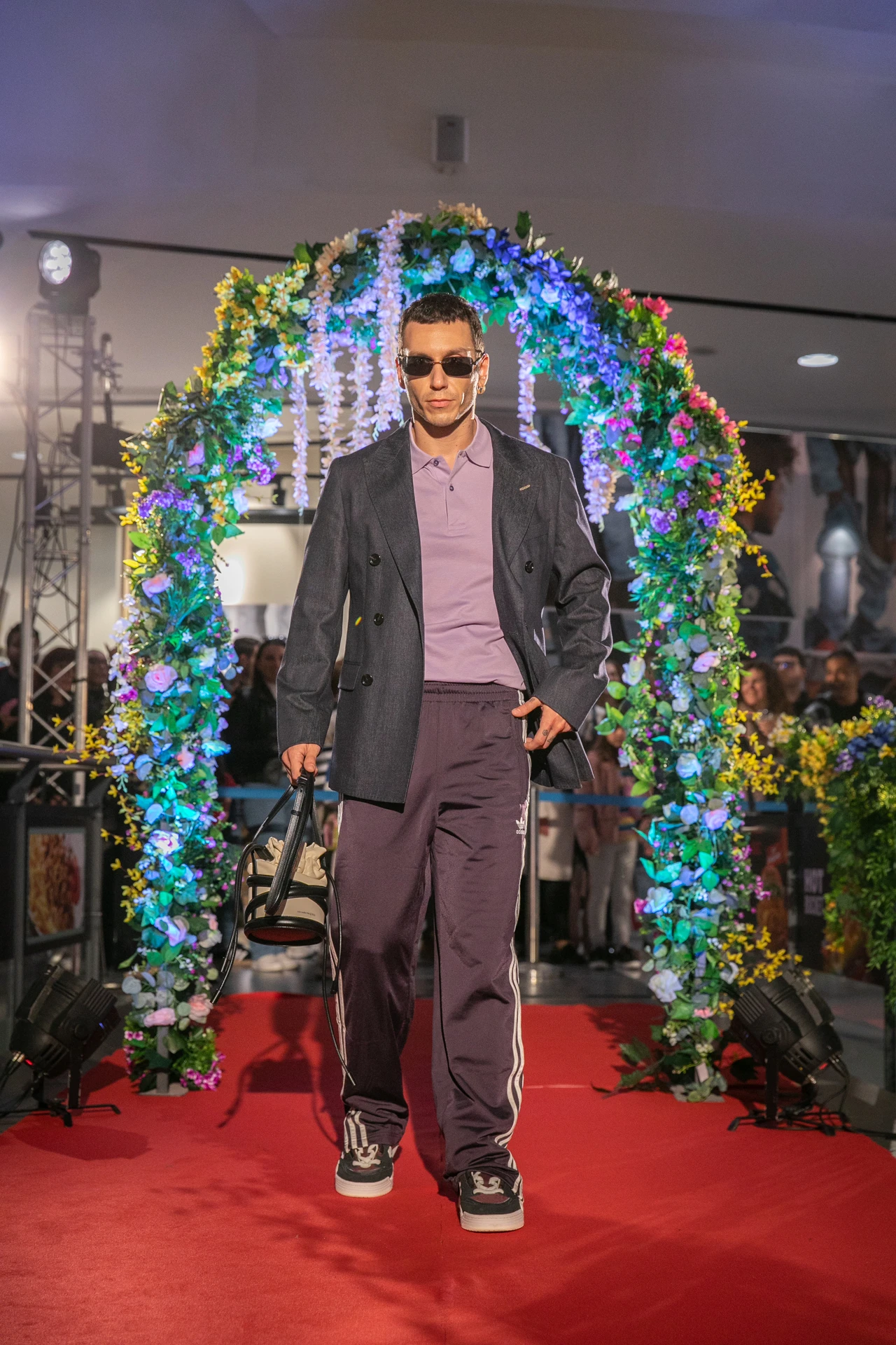 panos-zakharakis-style-monarch-poykamiso-oxford-company-sakaki-boss-panteloni-kai-paoytsia-adidas-tsantaki-kalogirou-ghialia-anastasiadis.jpg