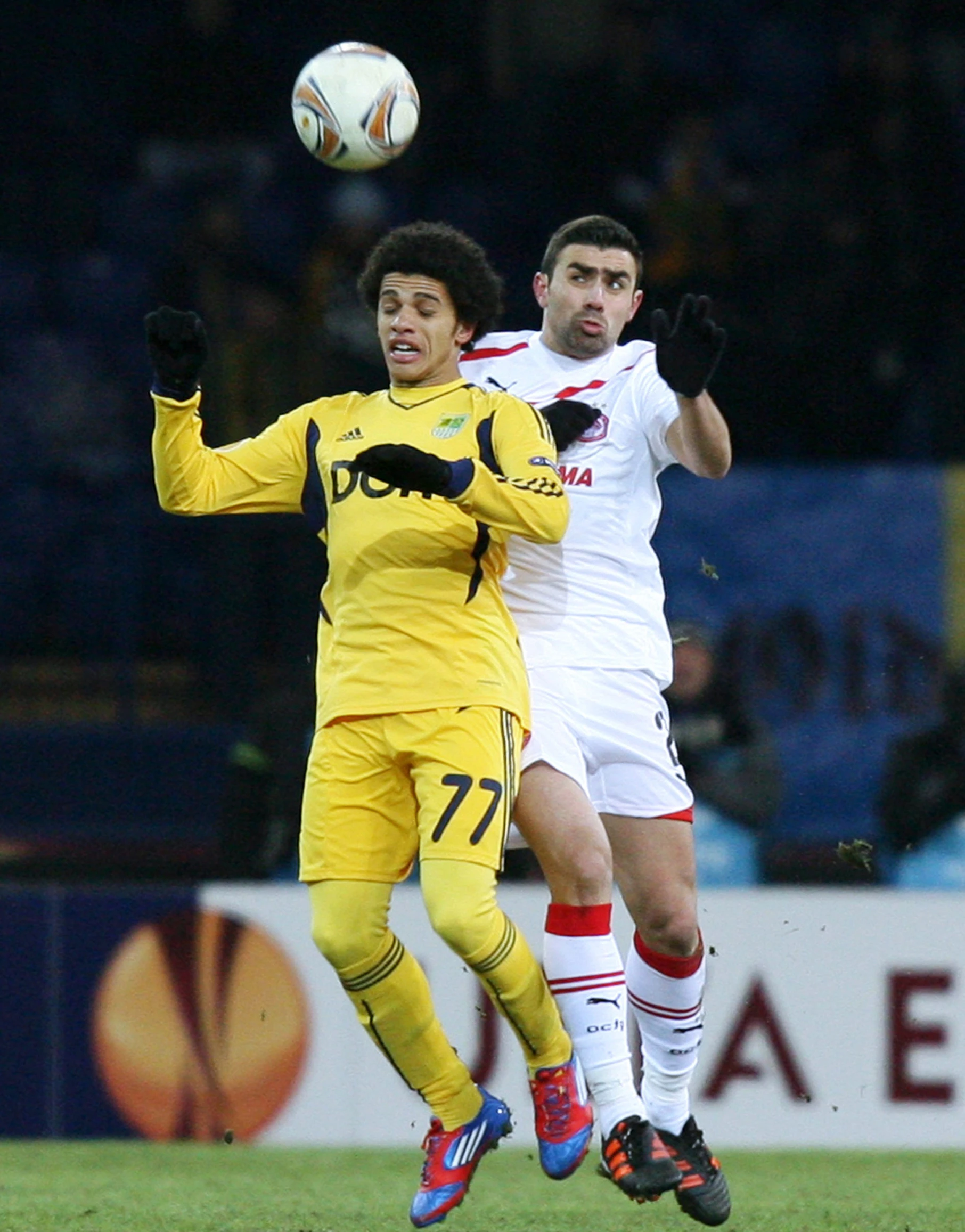 taison-lp4Qa.jpg