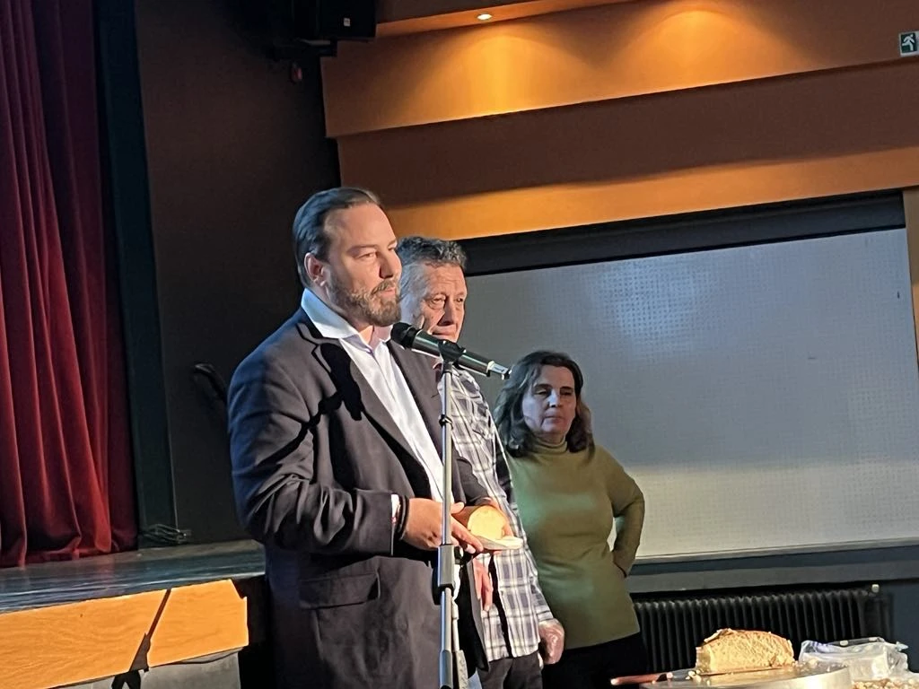 e763e8ed-e959-44c7-958a-c98e6aefcb27-1.jpg