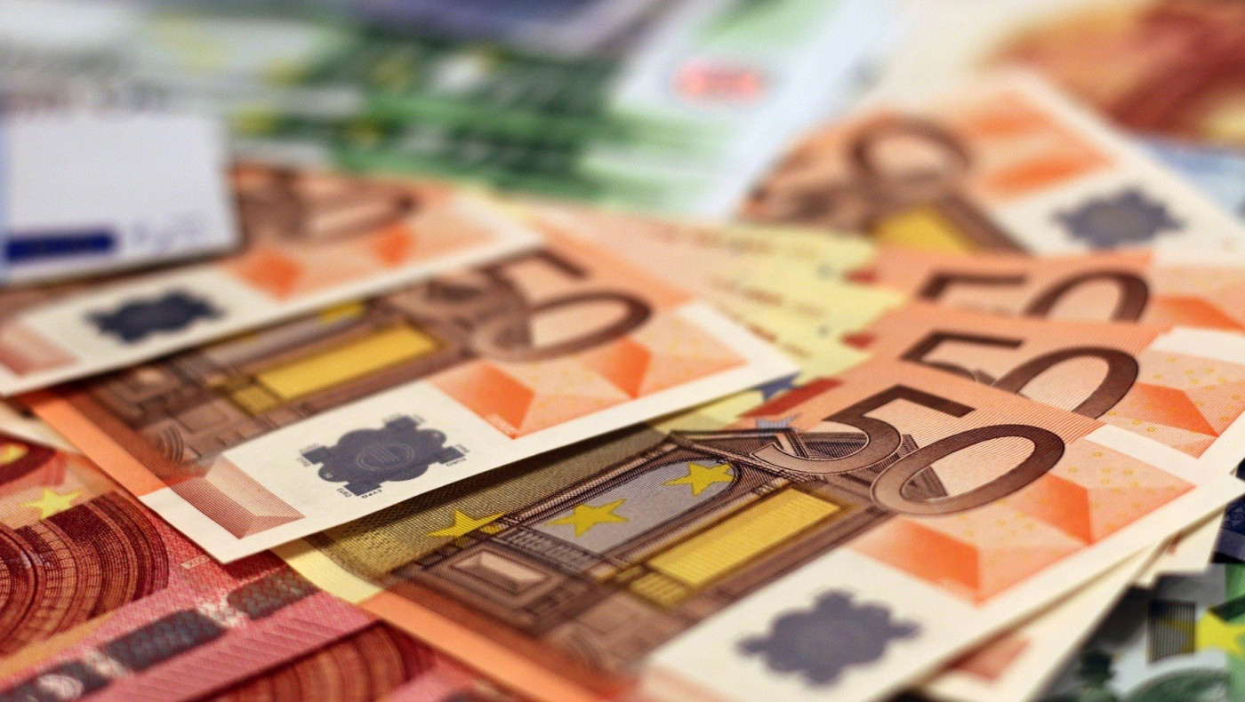 Νέοι μισθοί το 2021: Τι κερδίζουν εργαζόμενοι και εργοδότες από την μείωση των εισφορών