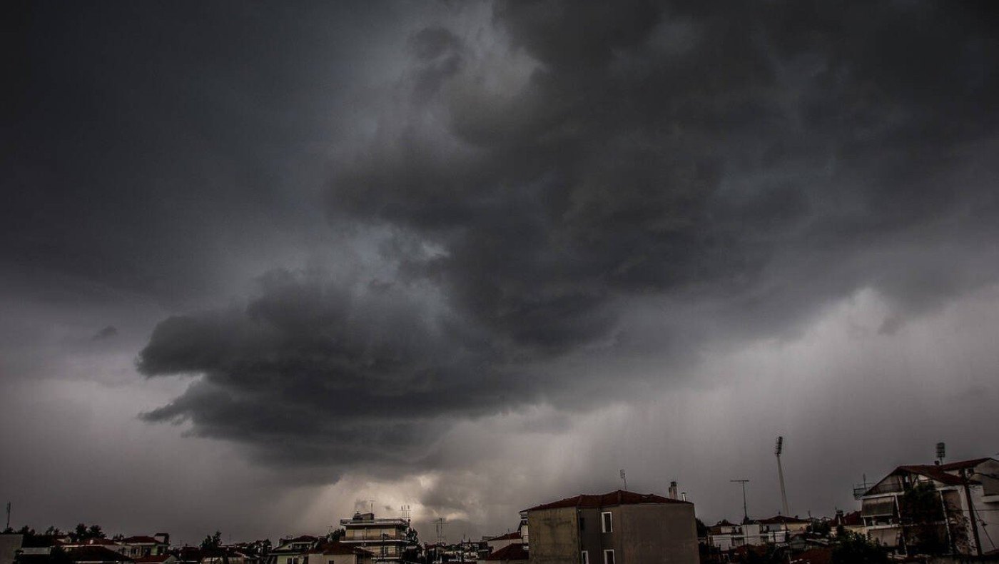 Θυελλώδεις άνεμοι και βροχές έως και το Σάββατο