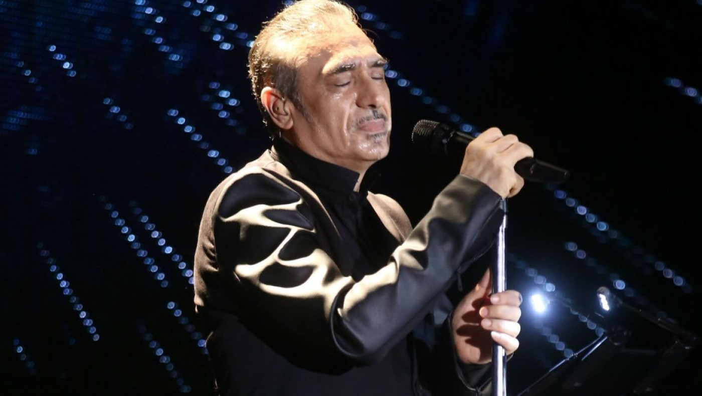Κατέρρευσε επί σκηνής ο Νότης Σφακιανάκης