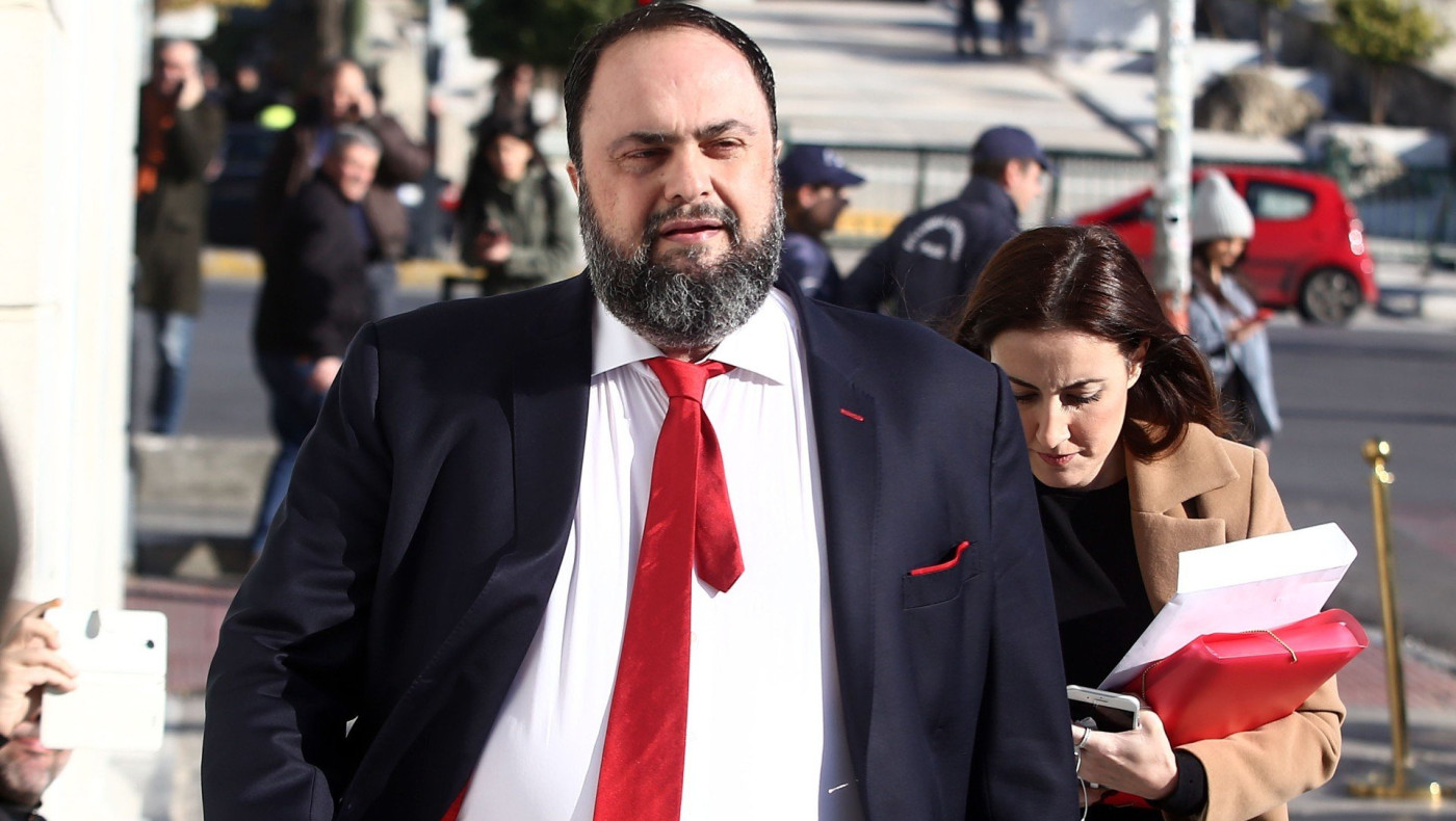 Μαλλιά – κουβάρια το...«δίπολο» ﻿με σκληρά αλληλομαχαιρώματα