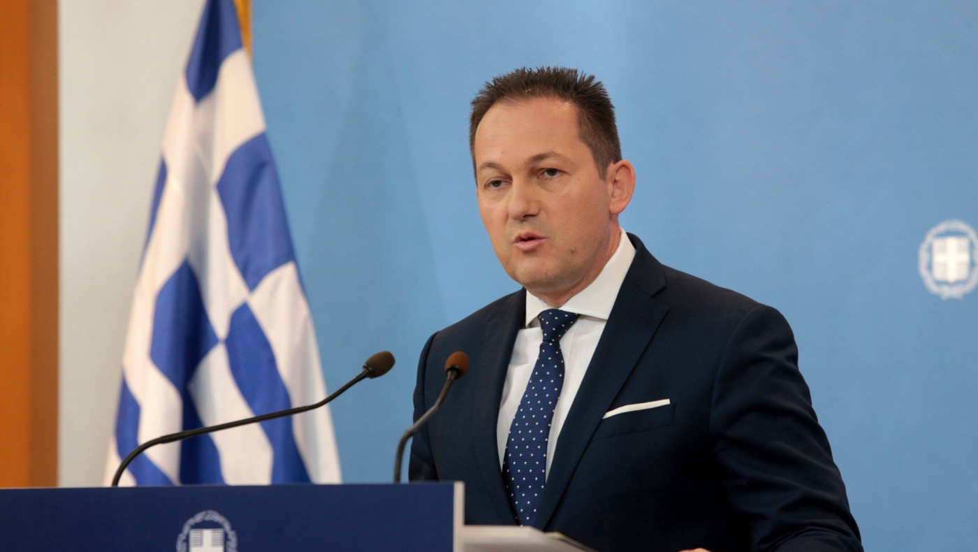 Πέτσας: «Εξετάζεται χρονικός περιορισμός στις μετακινήσεις των πολιτών»