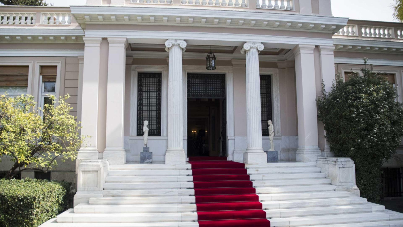 Σύσκεψη στο Μαξίμου για την εξέλιξη της εξάπλωσης του κορωνοϊού