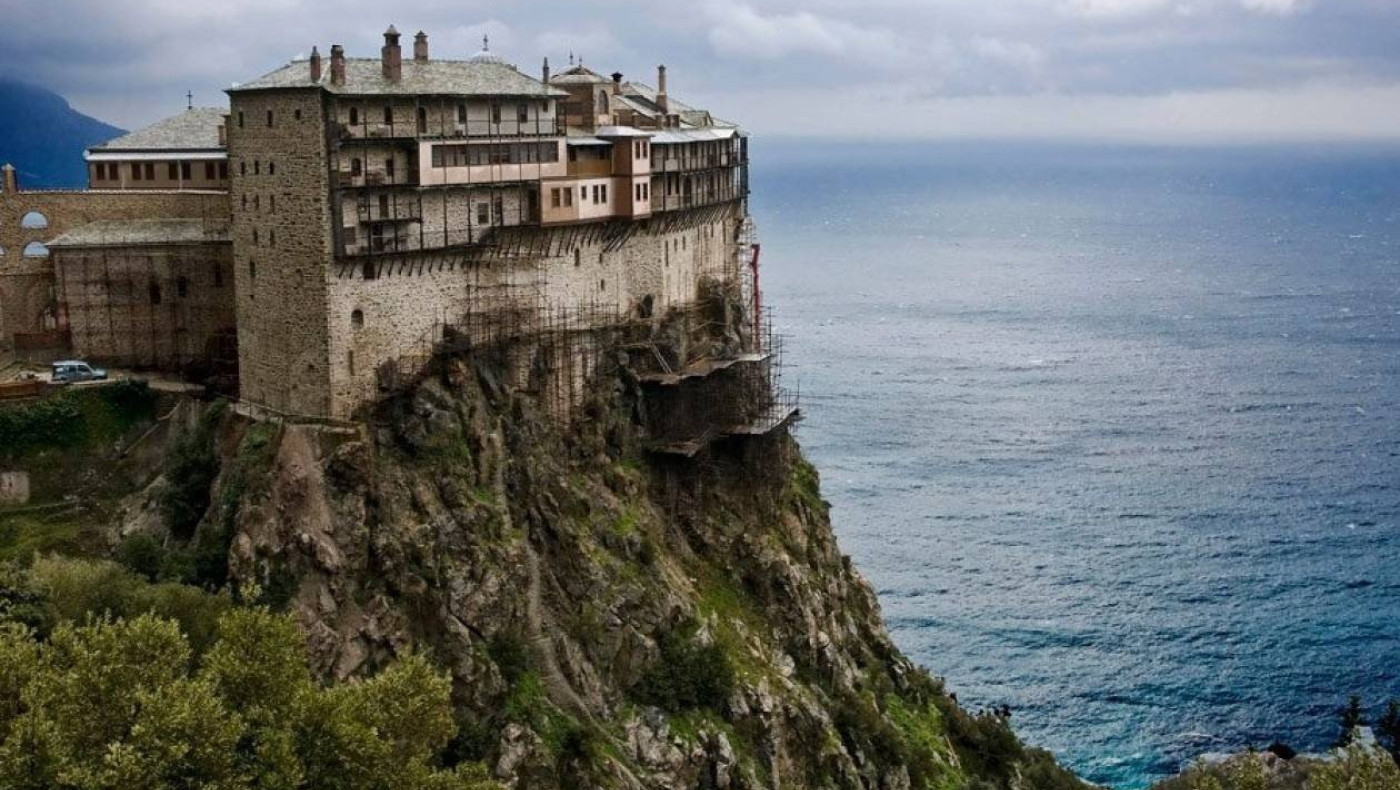 Σε καραντίνα 50 προσκυνητές μετά το κρούσμα κορωνοϊού στο 'Αγιο Όρος