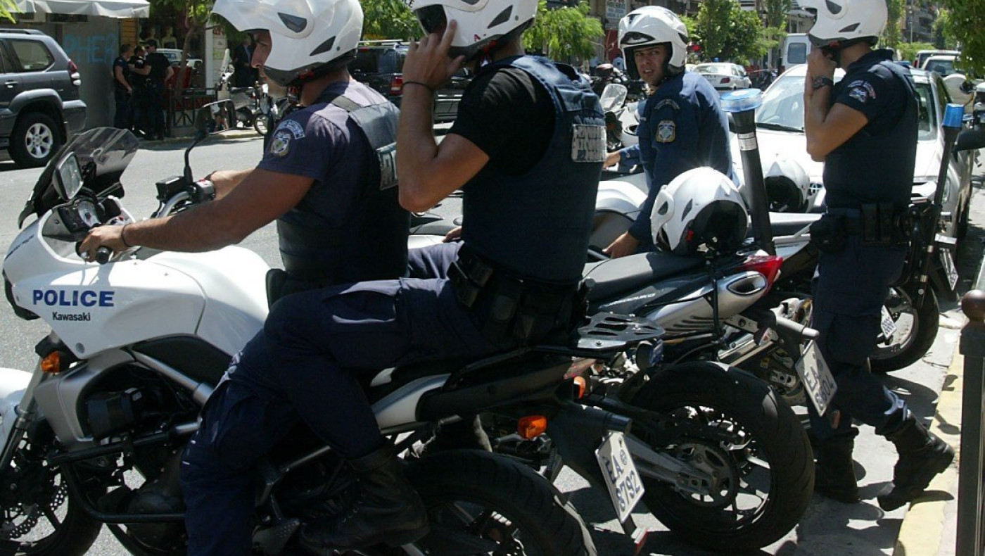 Τύρναβος: Τον δάγκωσε και του έκοψε το αφτί!