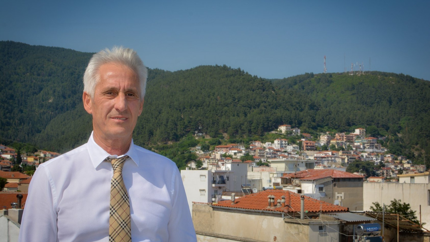 Ο δήμαρχος Ξάνθης μετατρέπει γήπεδο σε νοσοκομείο