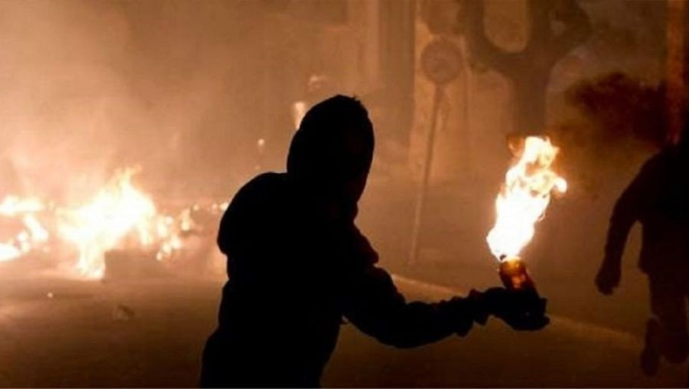 Επεισόδια, ρίψη μολότοφ και προσαγωγές στο κέντρο της Θεσσαλονίκης!