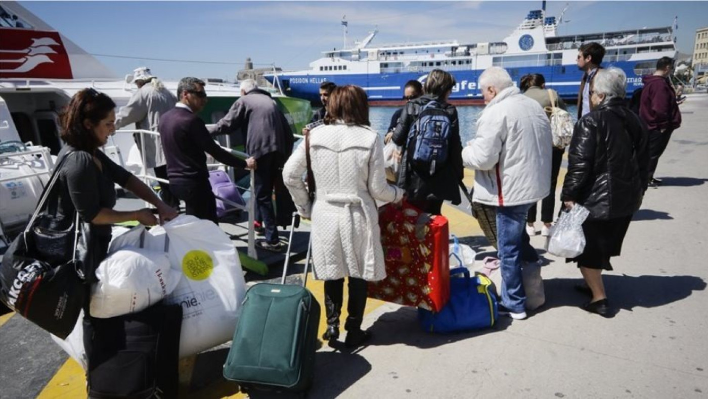Κορωνοϊός: Σύλληψη τριών ατόμων που ταξίδεψαν ενώ ήταν σε καραντίνα