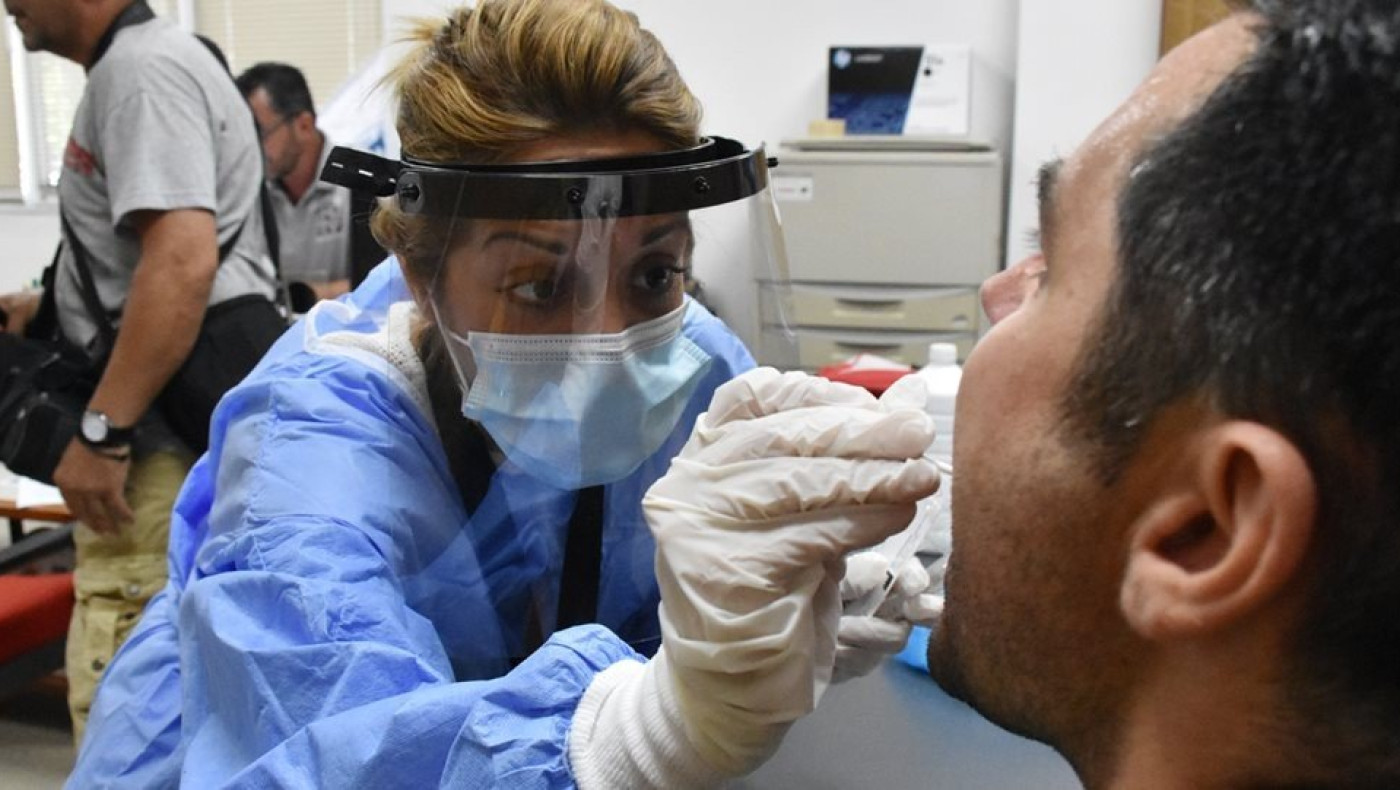 Δειγματοληπτικά τεστ στα λιμάνια για όσους γυρνάνε από τα νησιά
