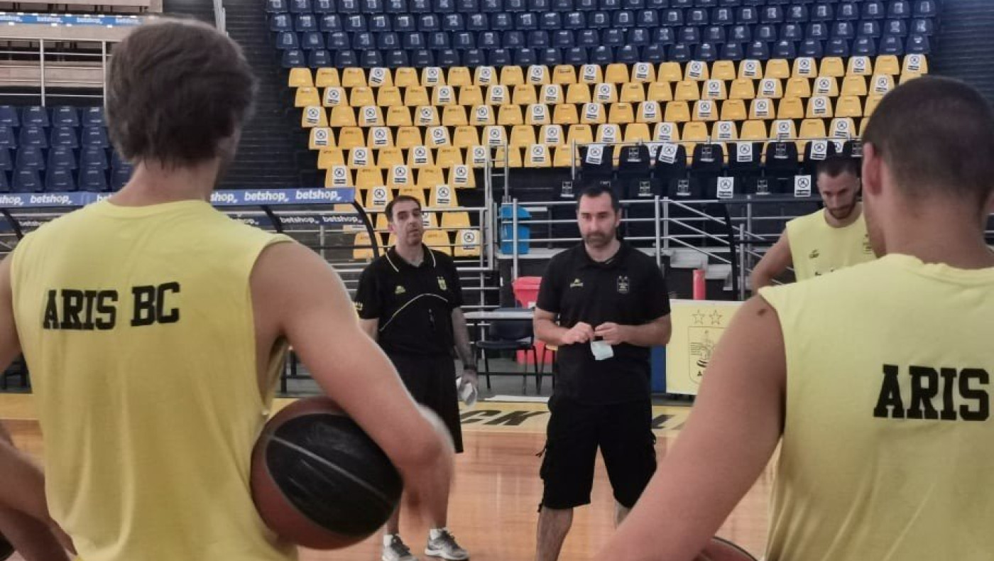 Ξανά στο παρκέ ο Άρης, συνέντευξη Φλιώνη για τη Εθνική