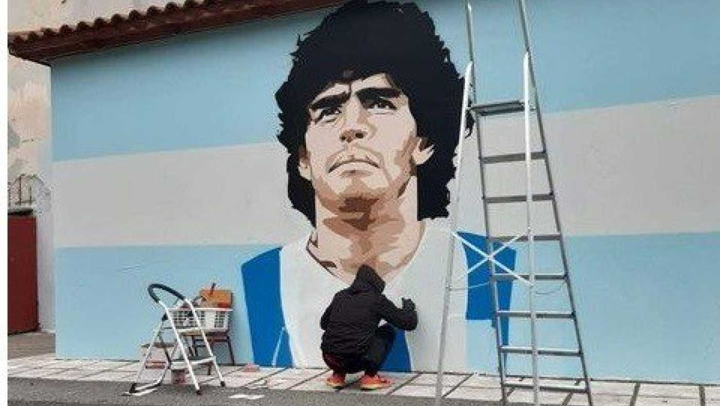 Αντιδράσεις για το γκράφιτι Μαραντόνα! «Μου είπαν να το σβήσω» - Τι απαντά ο δημιουργός