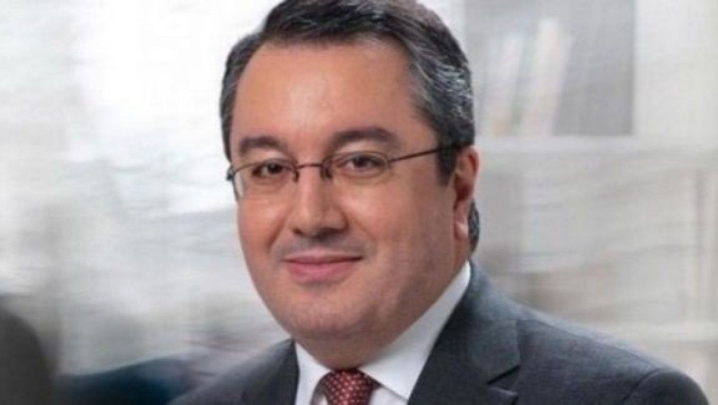 Μόσιαλος για αντιεμβολιαστές: «Μήπως τους έχει βάλει τσιπάκια ο Μπιλ Γκέιτς;»