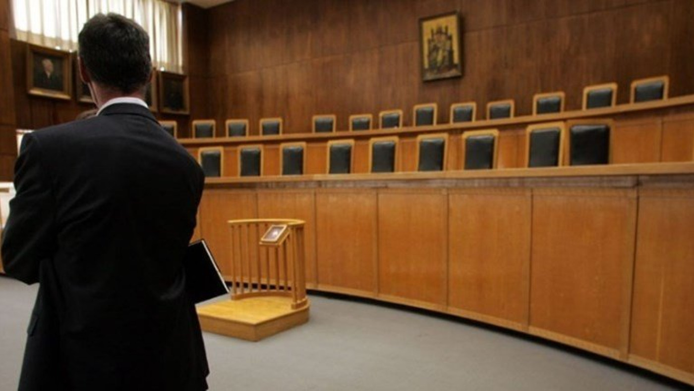 Επίδομα 400 ευρώ σε δικηγόρους και άλλους επιστήμονες -Οι επιλέξιμοι ΚΑΔ