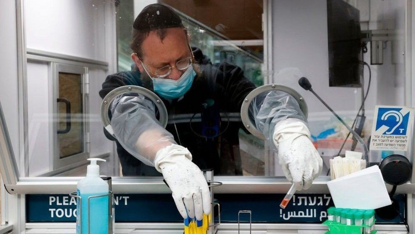 Ισραήλ: Χιλιάδες άνθρωποι έχουν βρεθεί θετικοί μετά τον εμβολιασμό