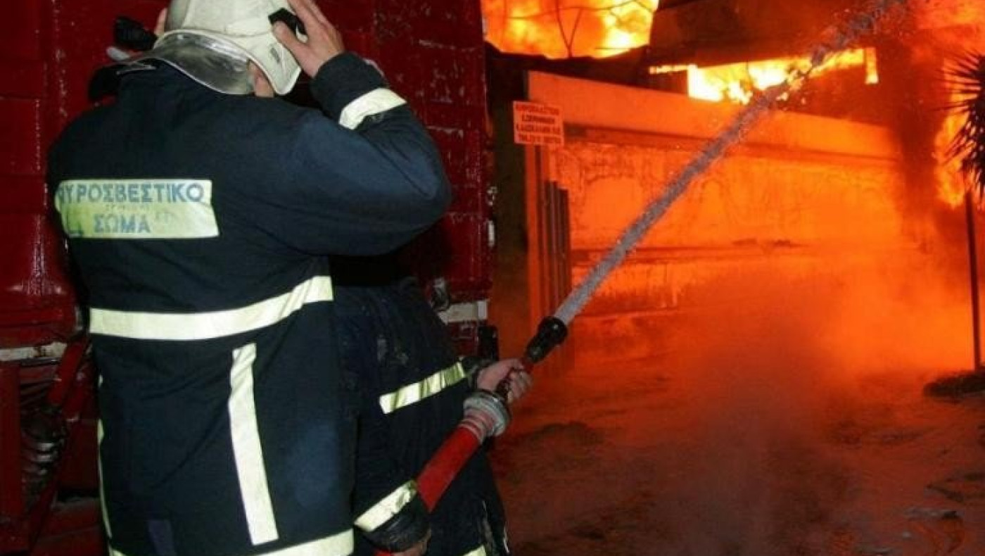 Θεσσαλονίκη: Φωτιά σε εγκαταλελειμμένο κτίριο στην Συγγρού