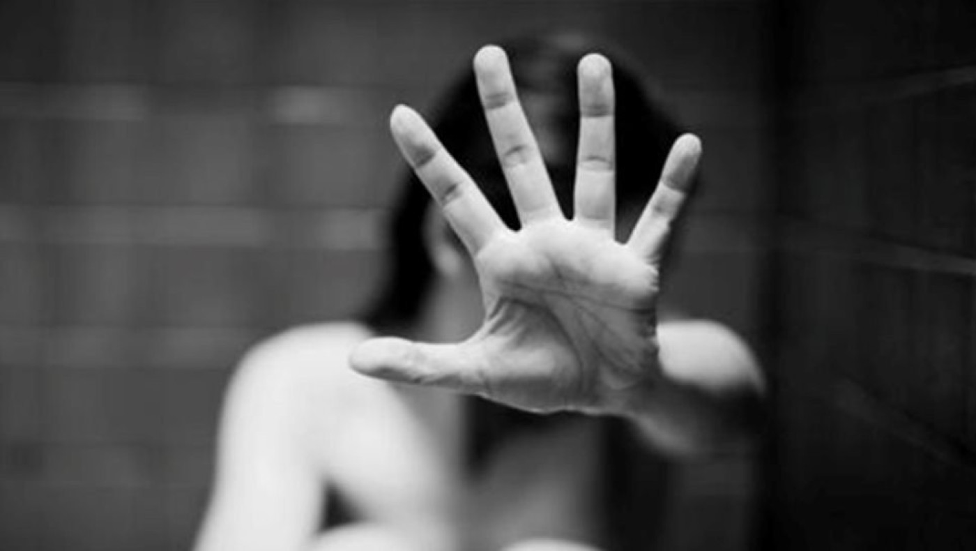 Εφιάλτης για 27χρονη: Τη βίασε και την κούρεψε μπροστά σε άλλους