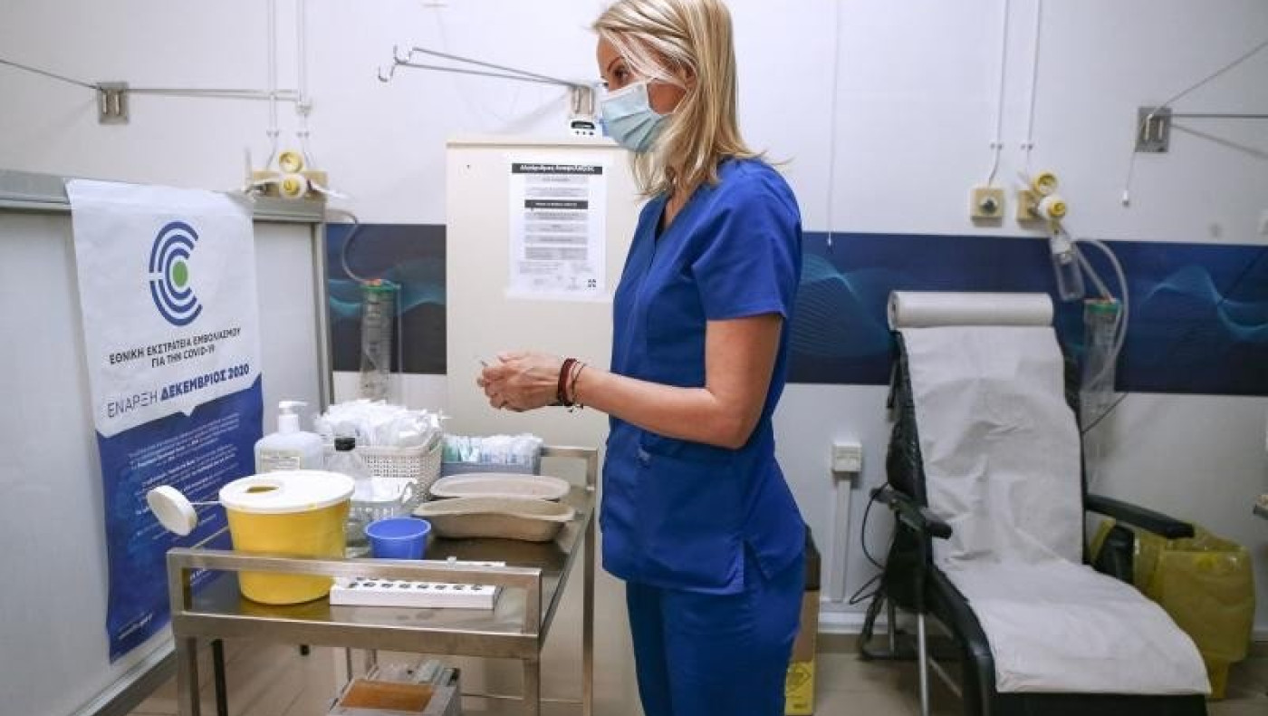 «Εύλογο να έχουν συνέπειες όσοι δεν κάνουν το εμβόλιο», λέει συνταγματολόγος του ΑΠΘ!