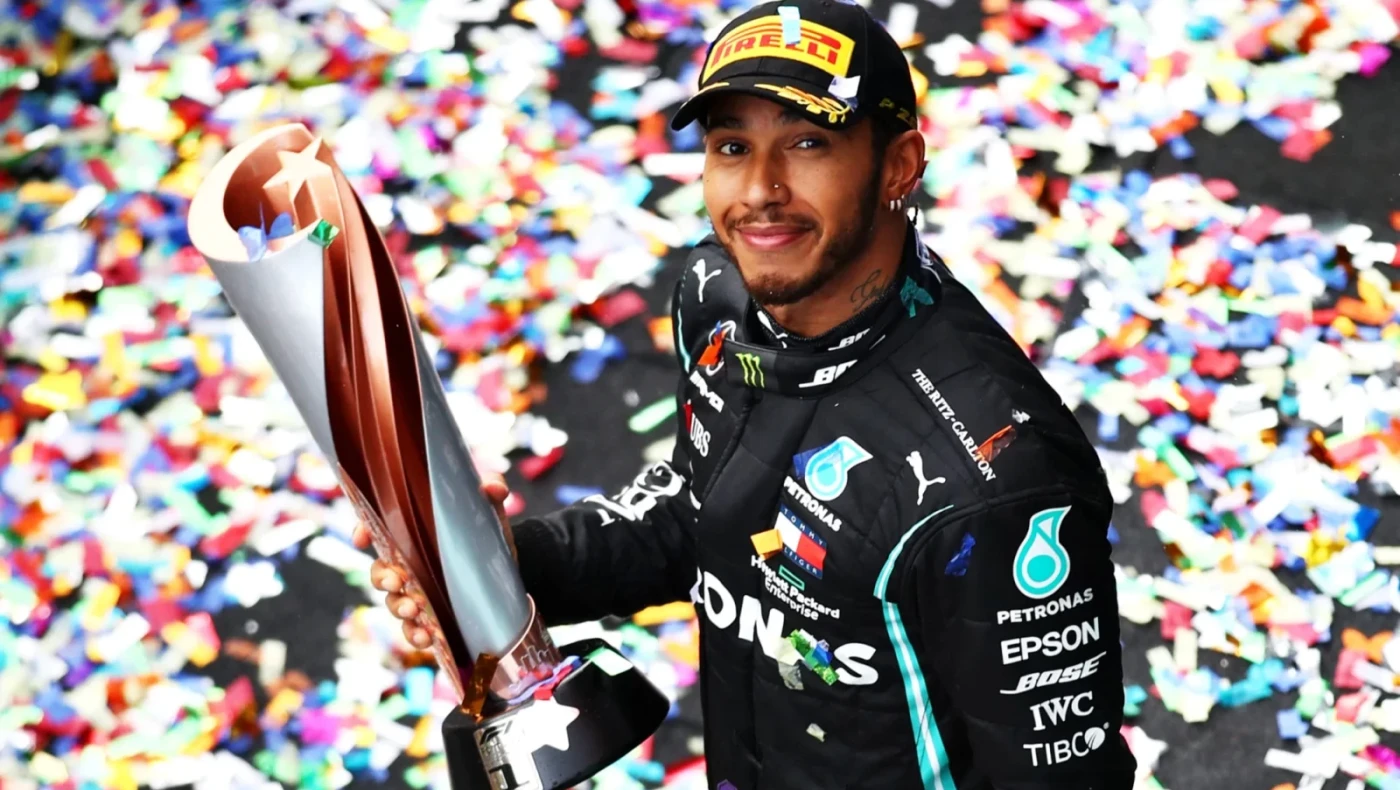Formula 1: Για άλλα δύο χρόνια στη Mercedes ο Χάμιλτον!