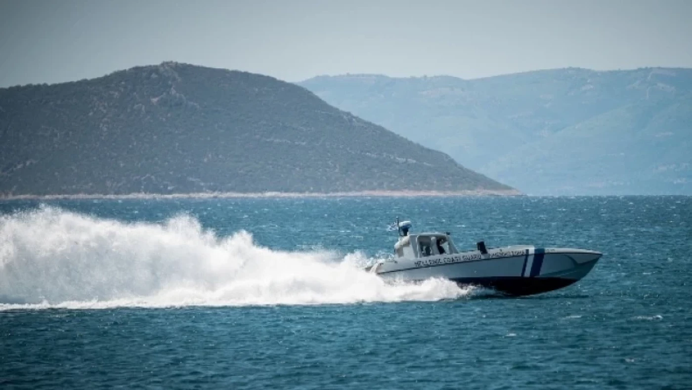 Βυθίστηκε σκάφος με 18 άτομα στη Μήλο