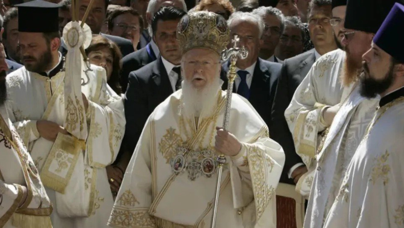 Ρωσία κατά Οικουμενικού Πατριάρχη: «Διαλύει το σώμα της Εκκλησίας, έχει συμμάχους νεοναζί»