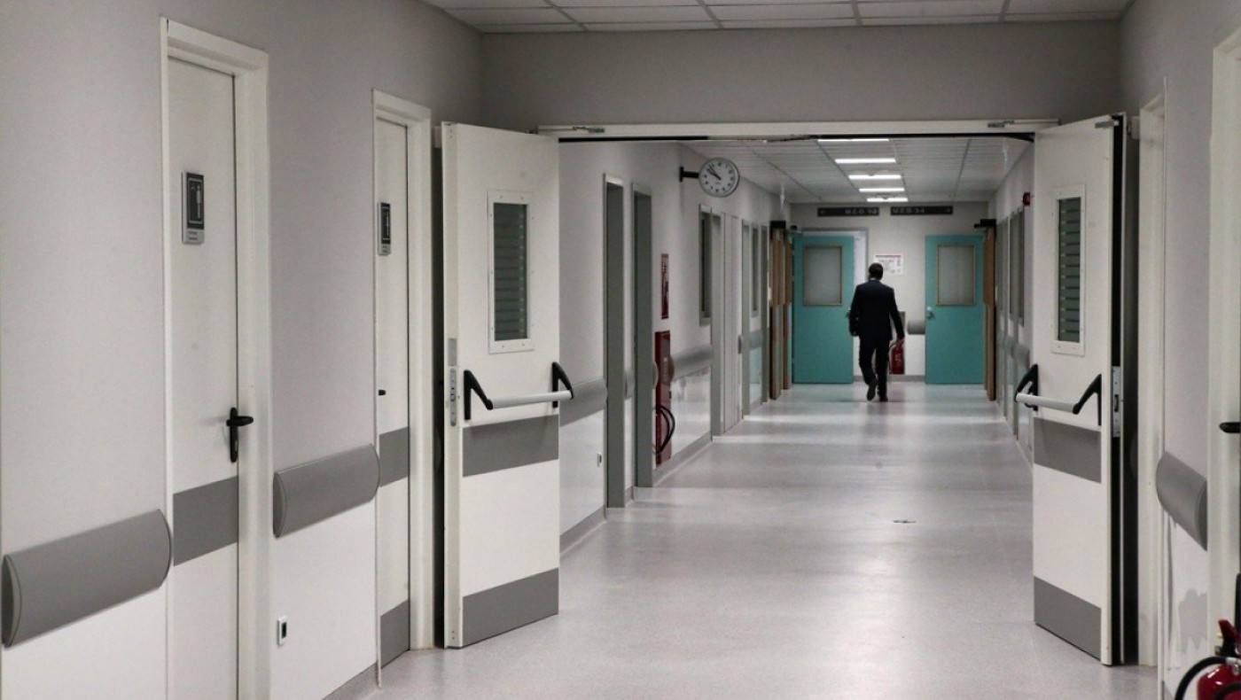 Θεσσαλονίκη: Καταγγέλλουν ότι 62χρονος περίμενε οκτώ ώρες στο φορείο – Πέθανε εκτός ΜΕΘ