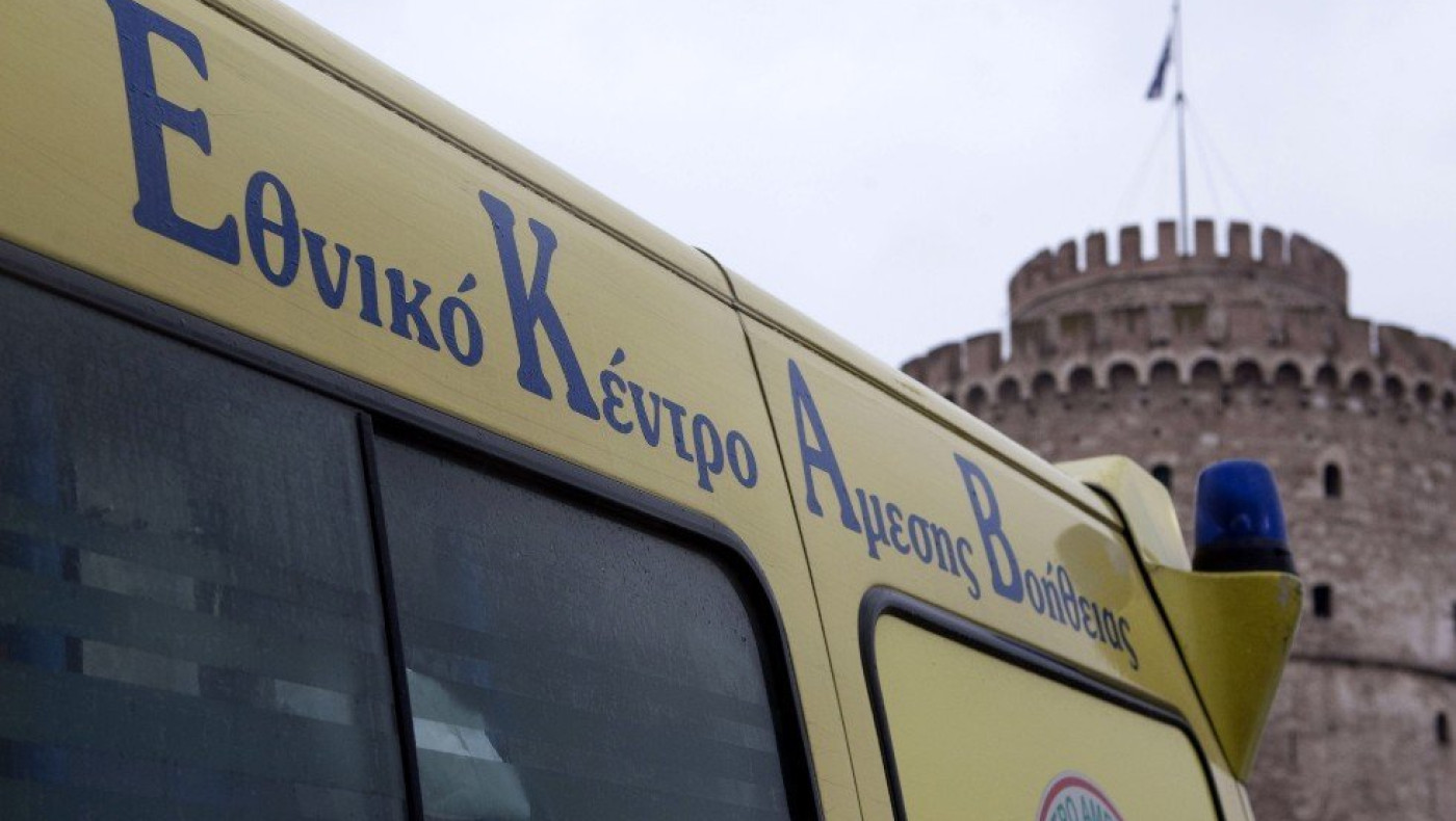 Σοκ πριν λίγο στη Θεσσαλονίκη: 24χρονη πήδηξε στο κενό από μπαλκόνι δευτέρου ορόφου